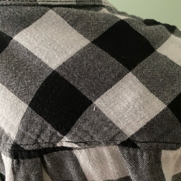 Women’s Express Tunic Style Plaid Button Down Top Size Small - Picture 4 of 6